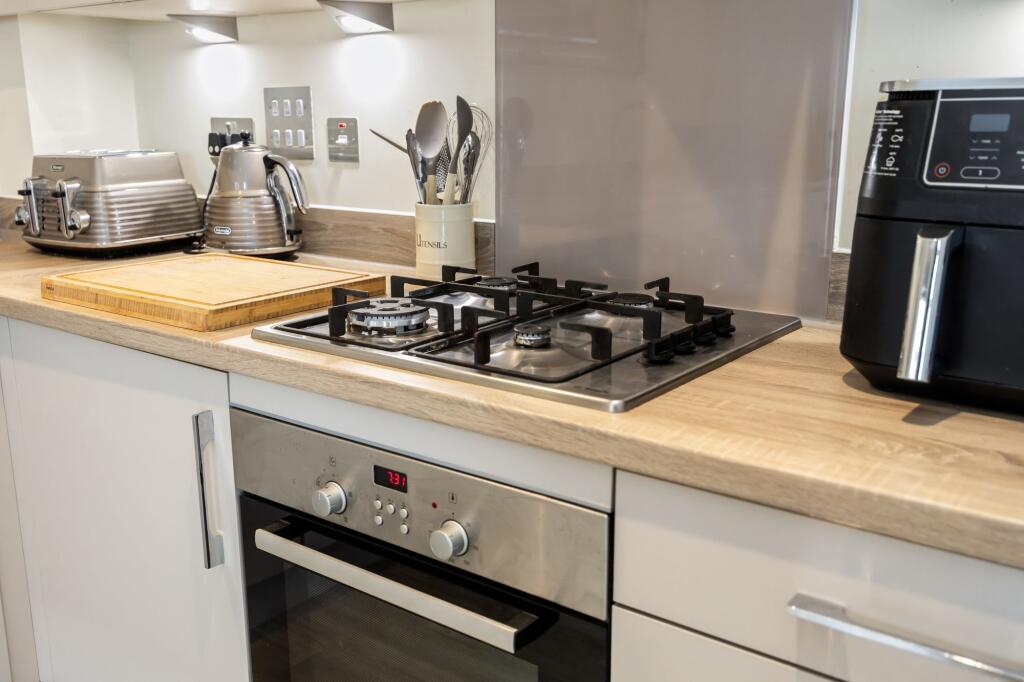 Kitchen / Dining Area