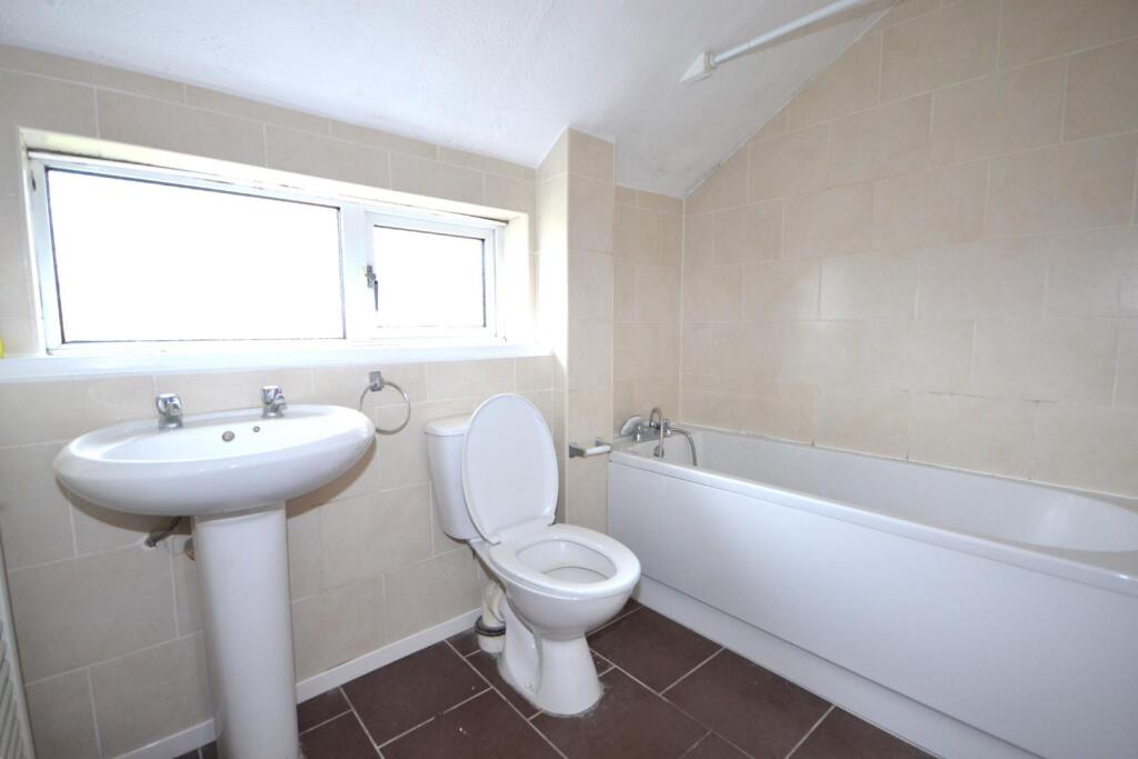 Family Bathroom.JPG