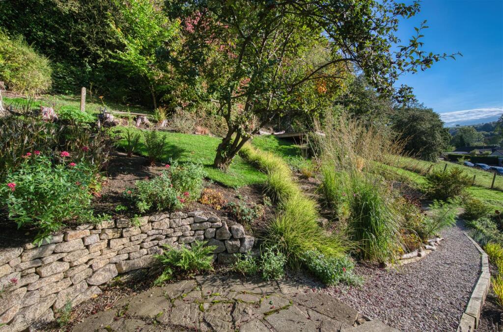 Saxton Mee  14 Castle Mount Crescent 0013.jpg