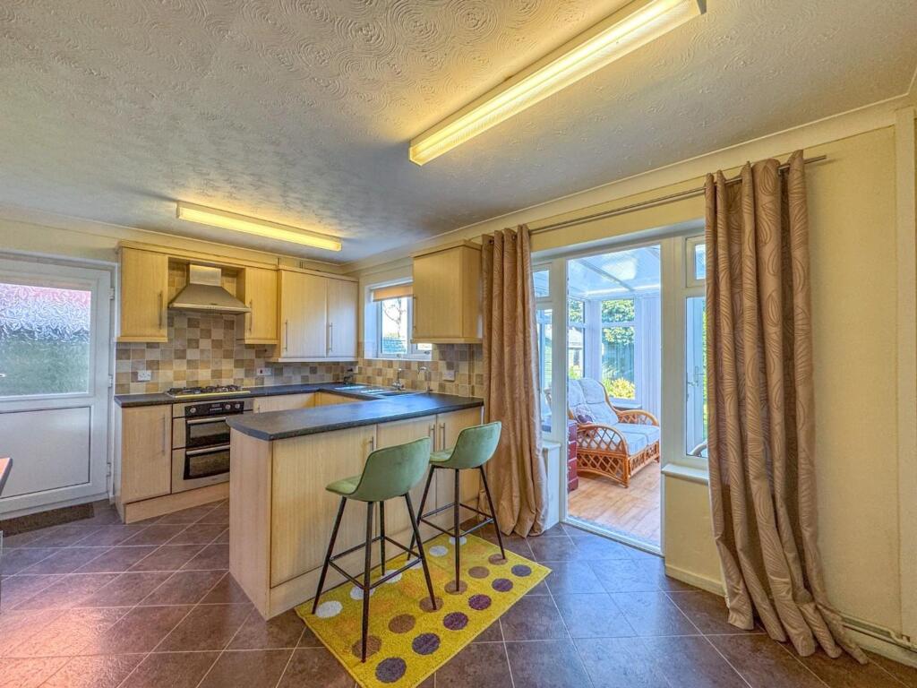 Chatsworth Drive - Image-13.jpg