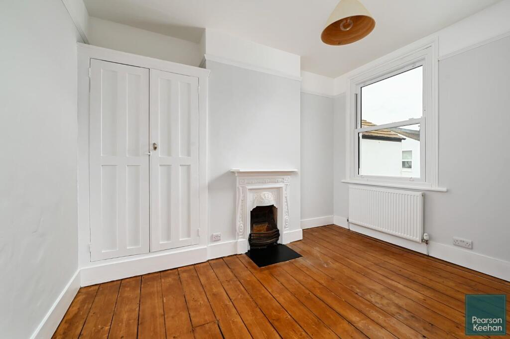 10 Kendal road, BN3 (16).jpg