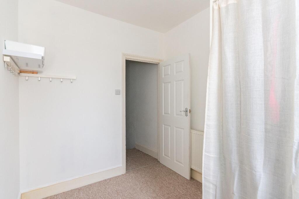 1A1R6BR - Bedroom E.jpg