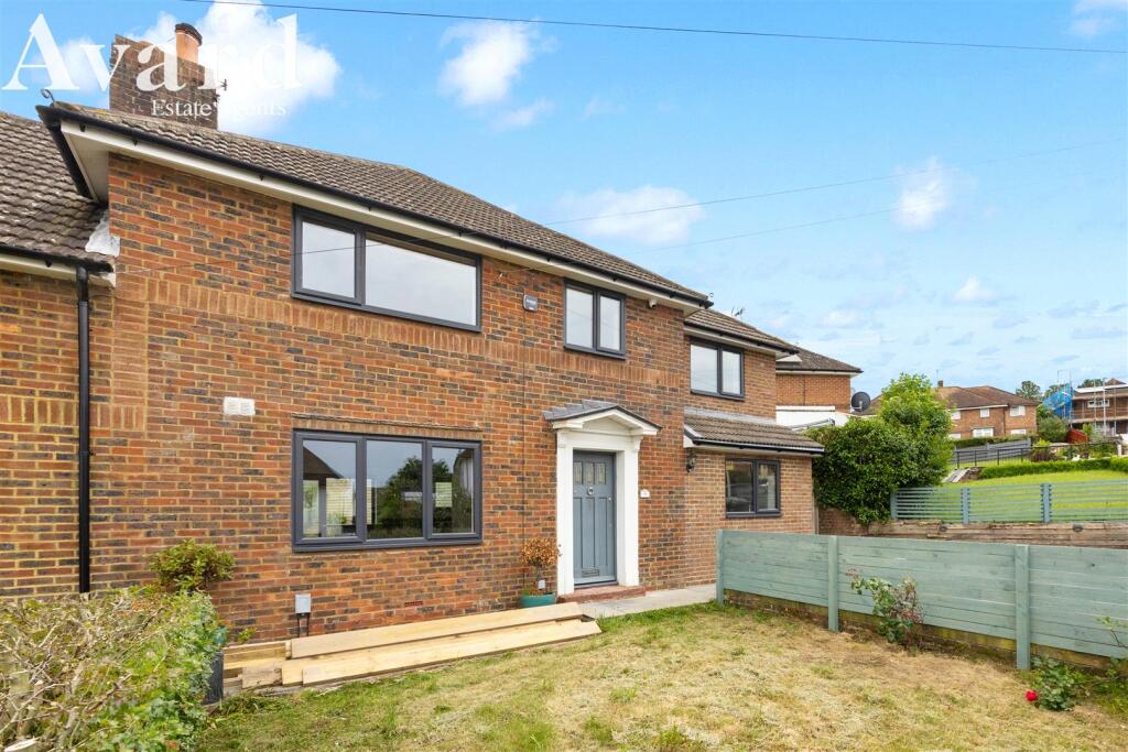 Warnham Rise_9-022(1).jpg