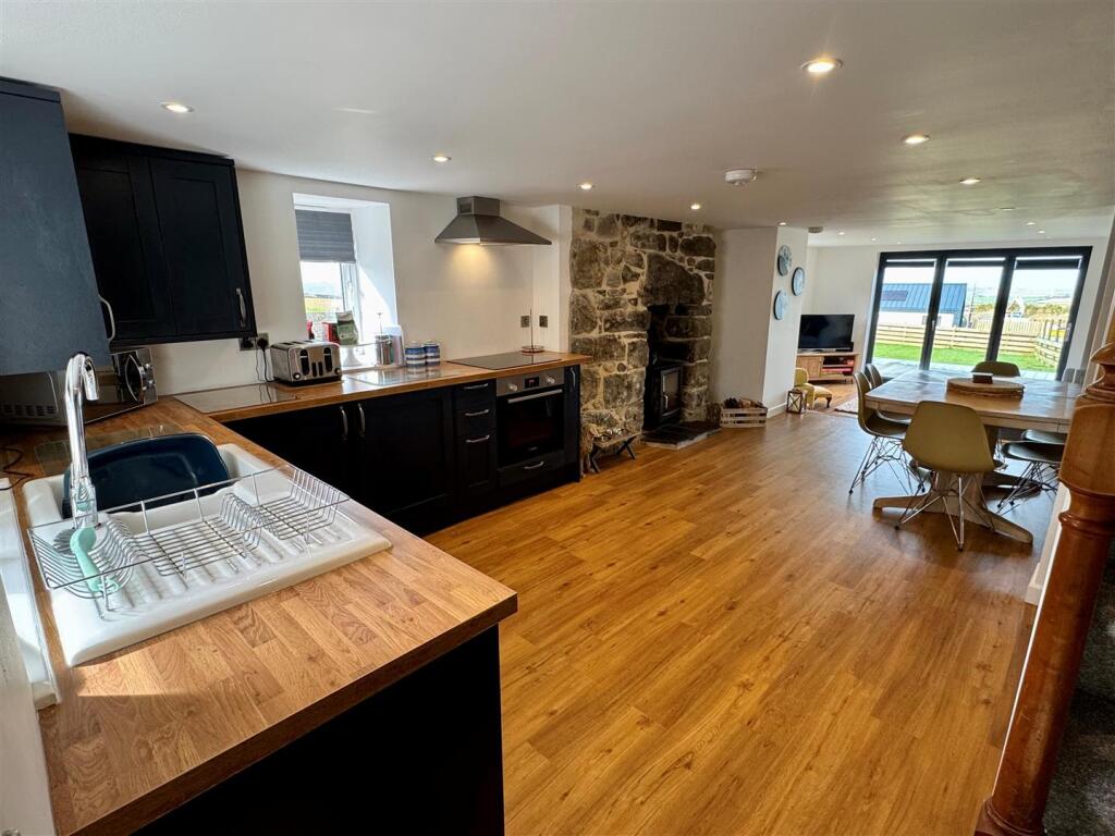 4 Higher Fraddon Living Space