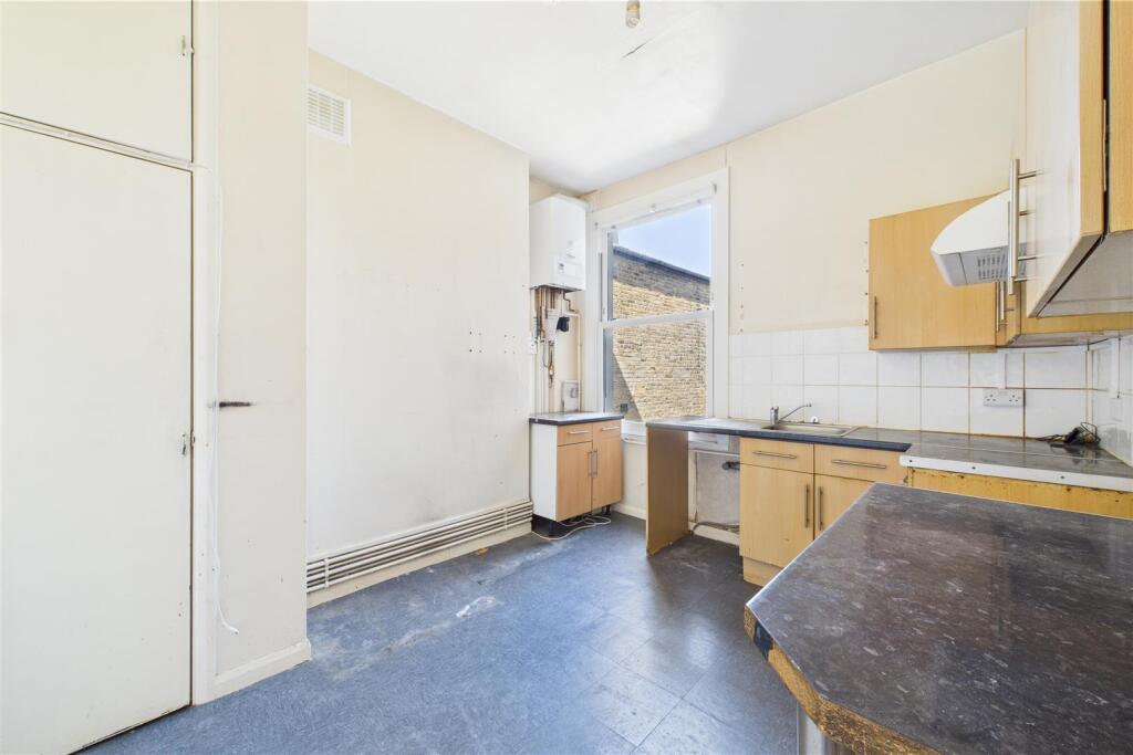 Flat B - kitchen