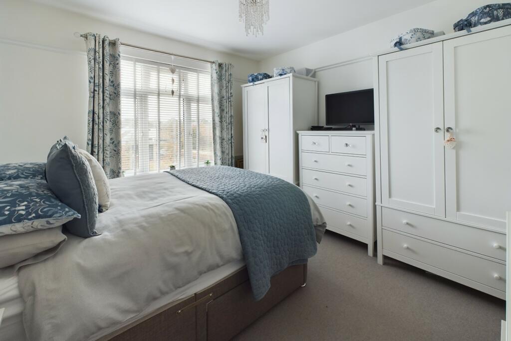 CAM02519G0-PR0189-STILL002