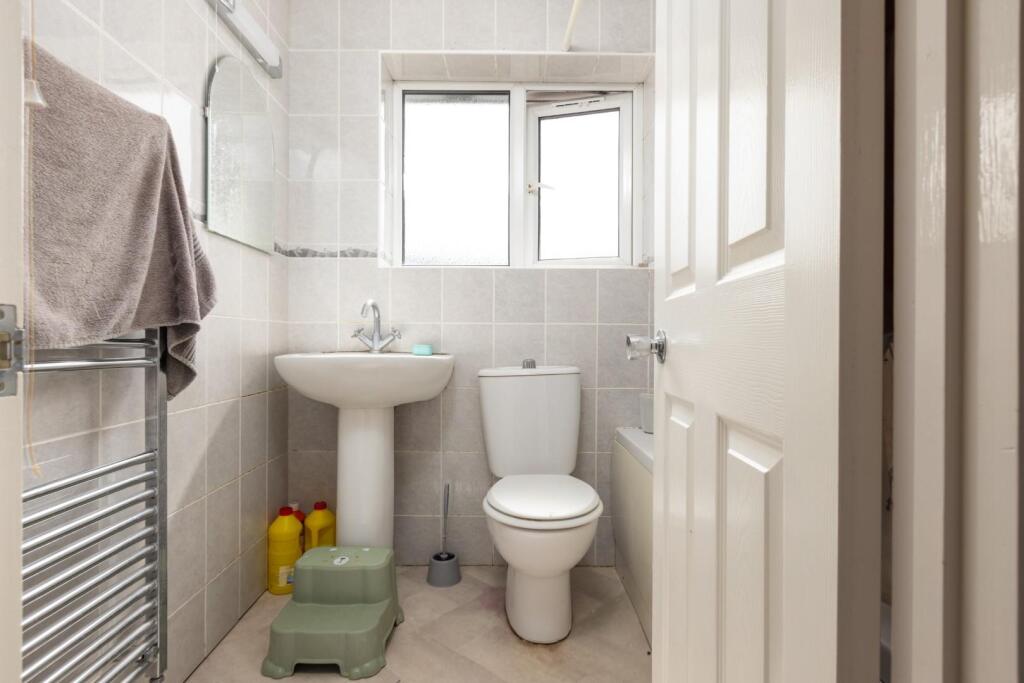 201 Dundridge reshoot-14.jpg