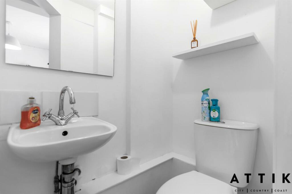 92 London Road, Halesworth, IP19 8LS (5).jpg