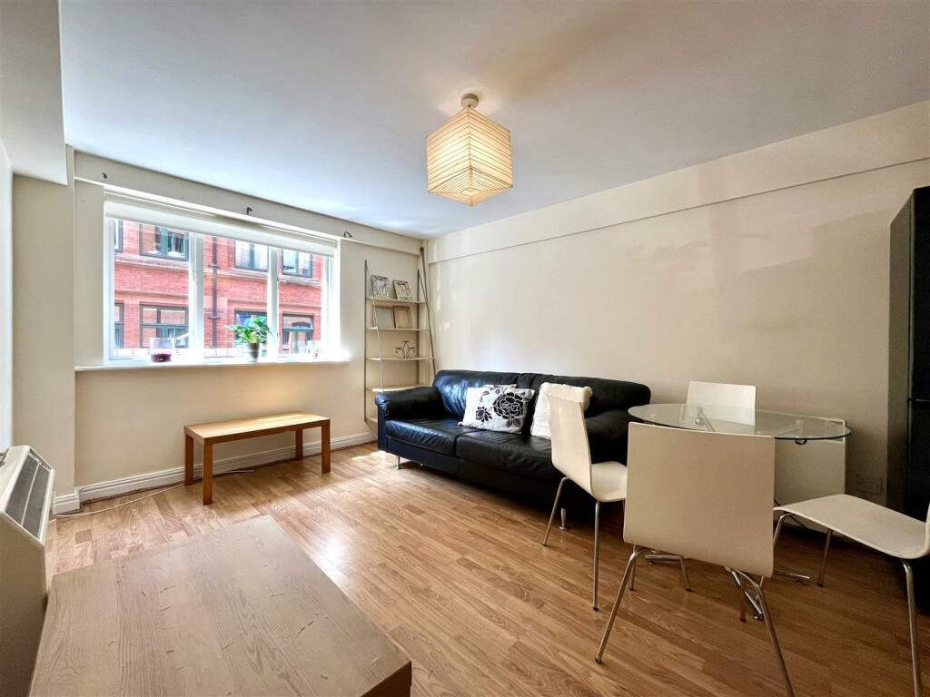 Dining / Living Area Aspect 2