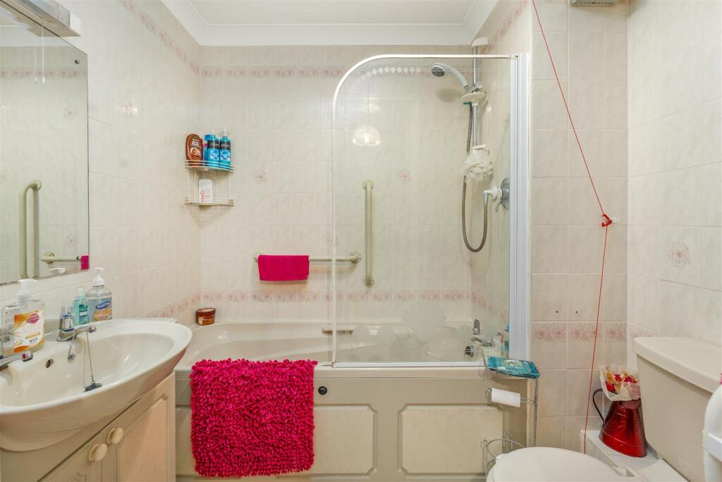 37 Spencer Court, Banbury-15.jpg