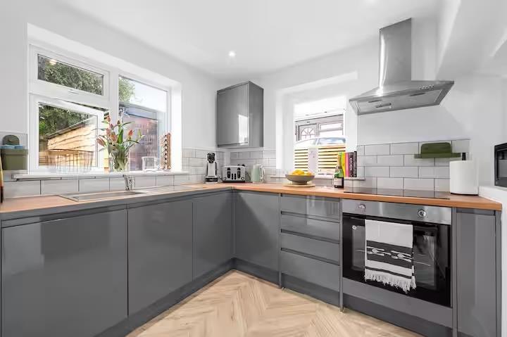 23 Oathills Drive-011.jpg