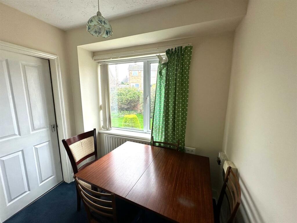 dining 1.jpg