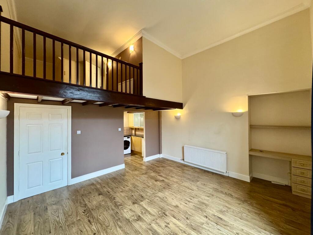 Open Plan Lounge/Dining Area