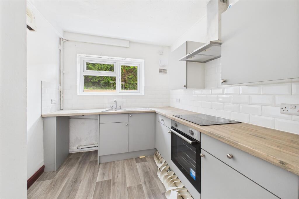 24 Dutton Road, Whitchurch, Bristol BS14 8BW | Lea