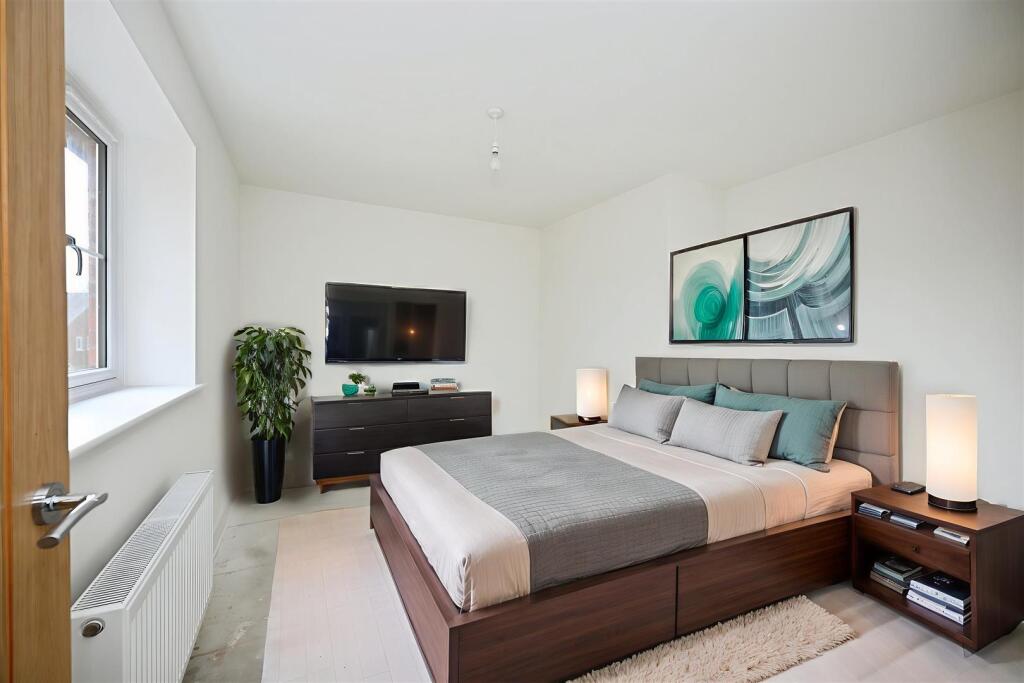 l18 - Bedroom - Modern - 14.jpg