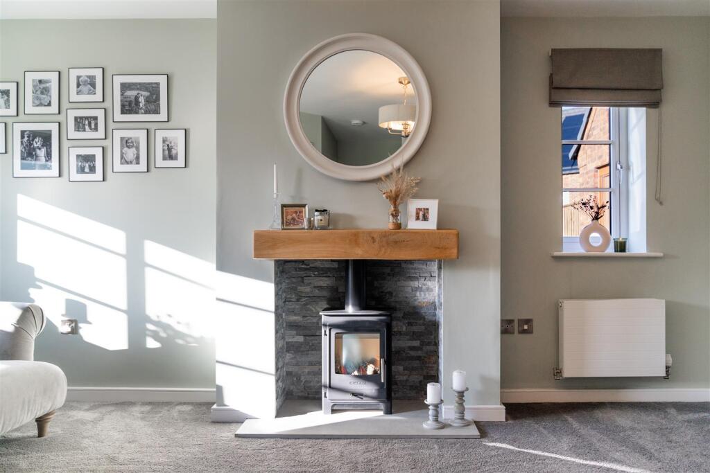 Living Room-4.jpg