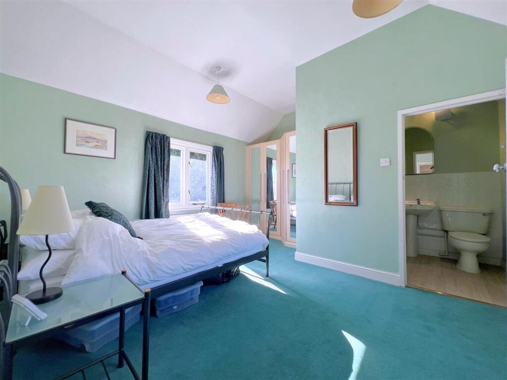 bed1.jpg
