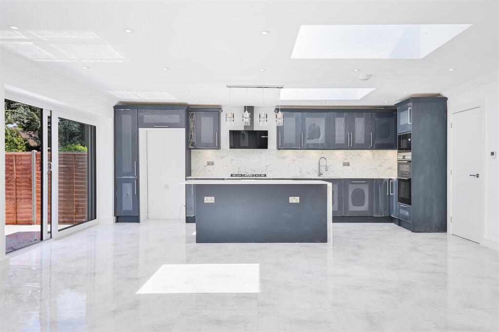 CLAREMONT GARDENS, 22- (12).jpg