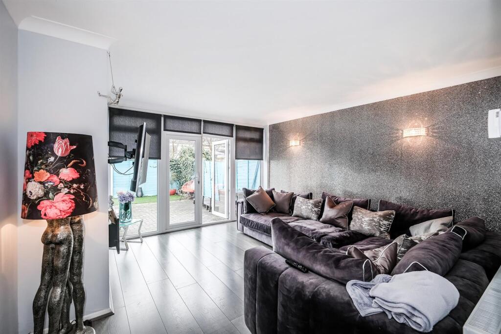 Field Close-26_web.jpg