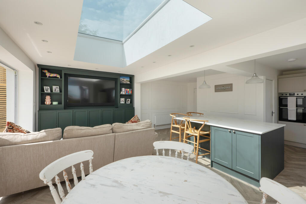 Open plan lounge/kitchen/diner