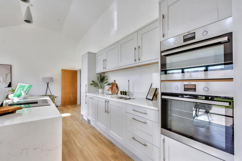Kitchen_.jpeg