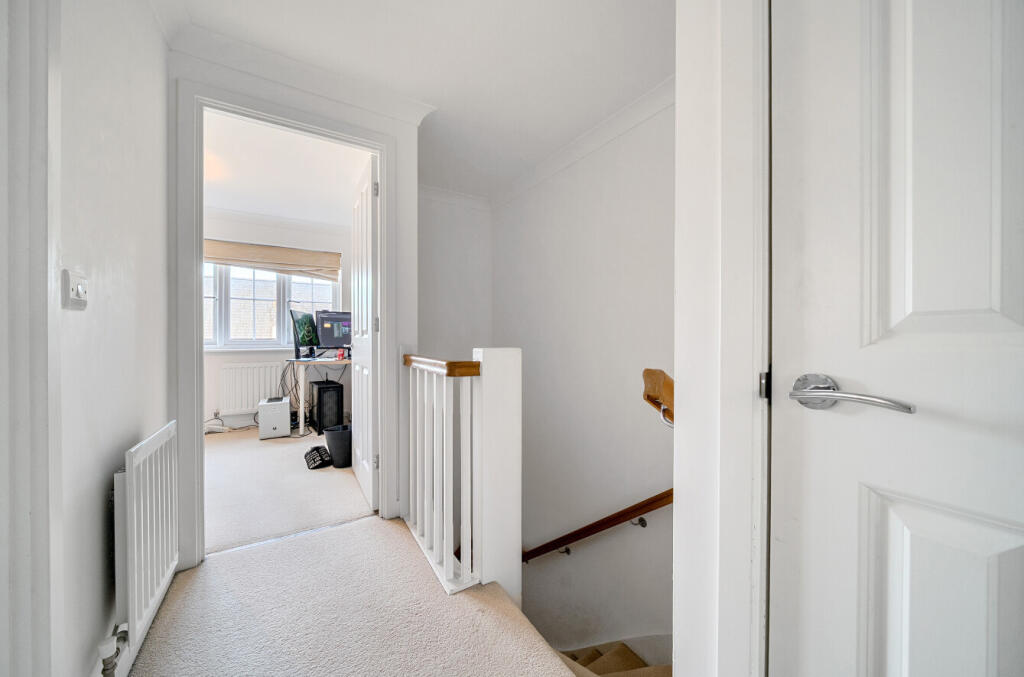 1374055-12-6909d4...