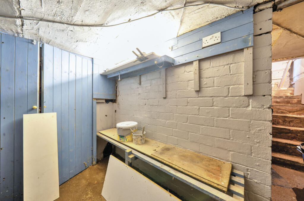 1328651-11-688746...