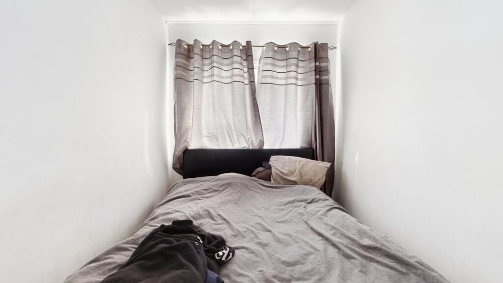 CAM01740G0-PR0330-PAN004