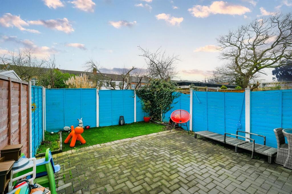 Field Close-15_web.jpg