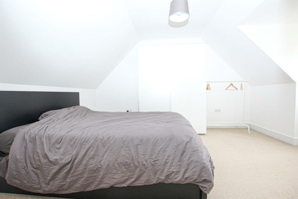 IMG_9279 bed.jpg