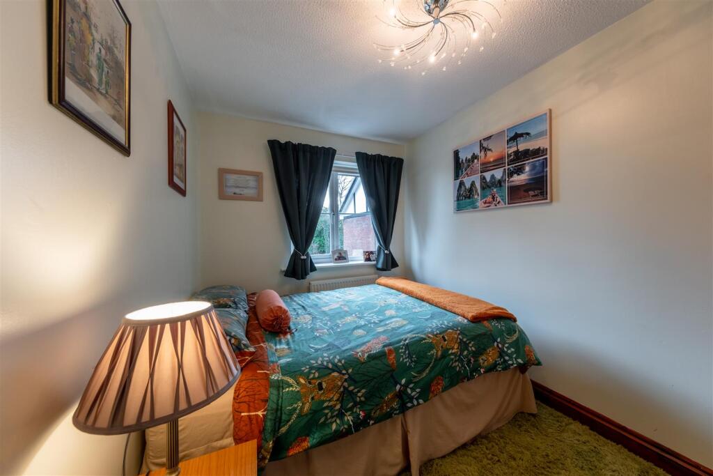 6 Gowy Court-022.jpg