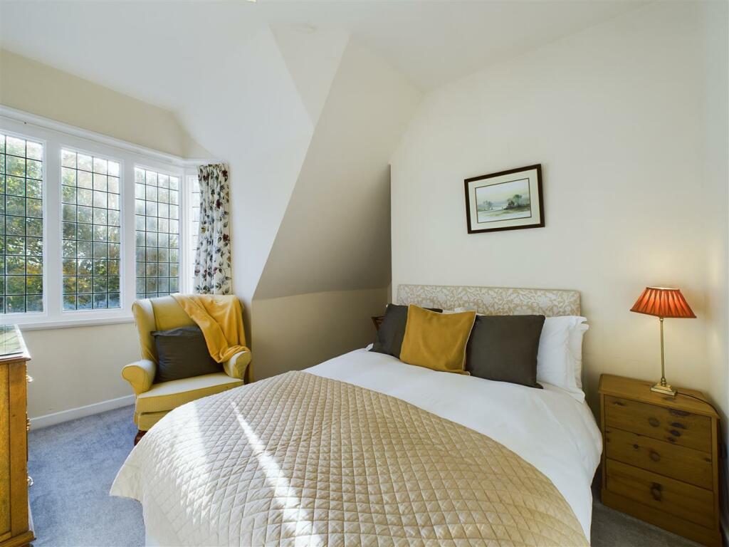 BEDROOM 7