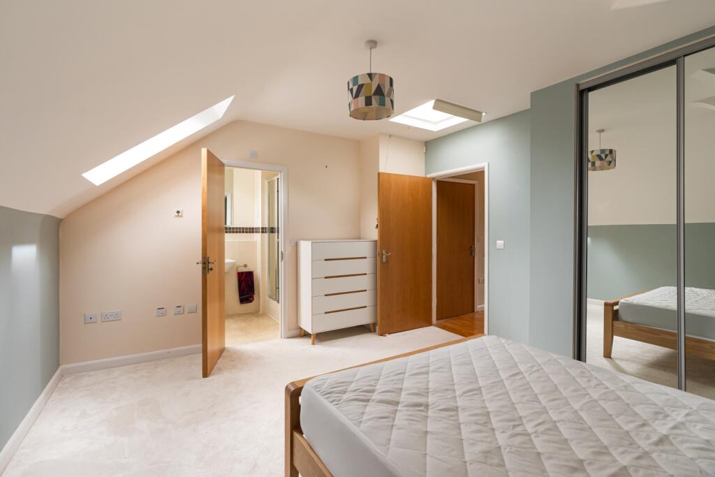 36 Wooldridge Court-07325