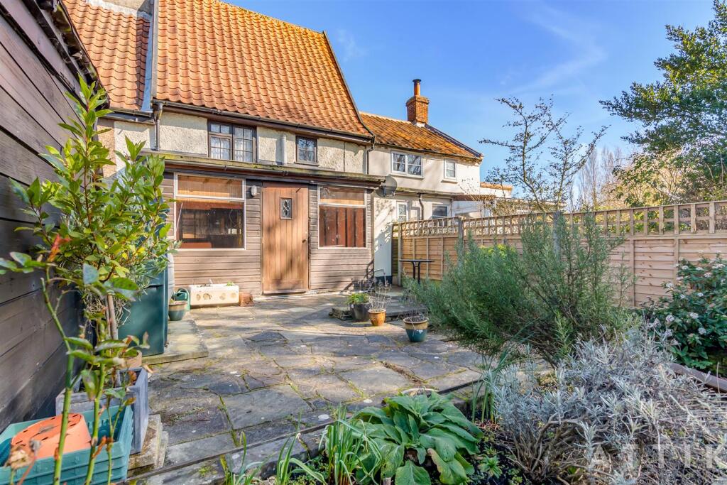 2 Stone Street Spexhall IP19 0RN (17).jpg