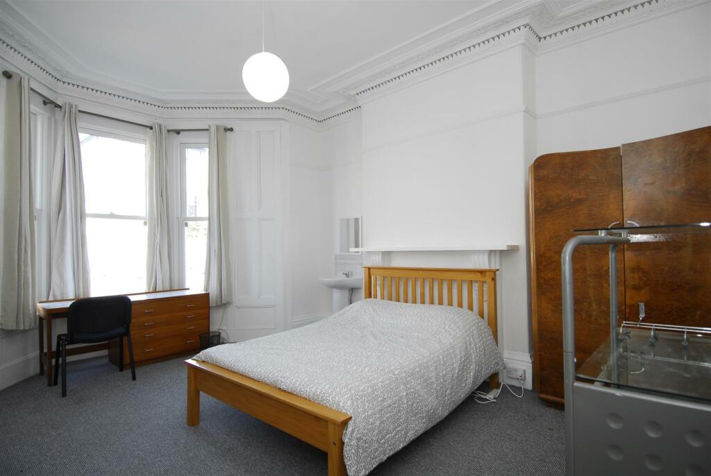 36LipsonRd007.JPG
