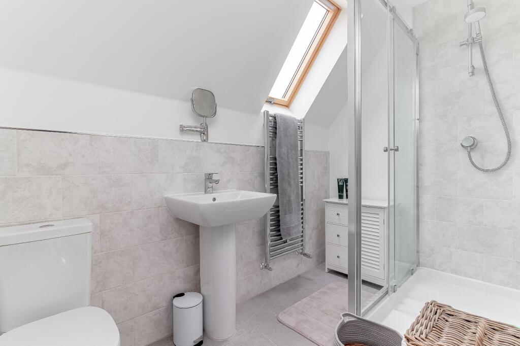 Master Bedroom Ensuite.jpg