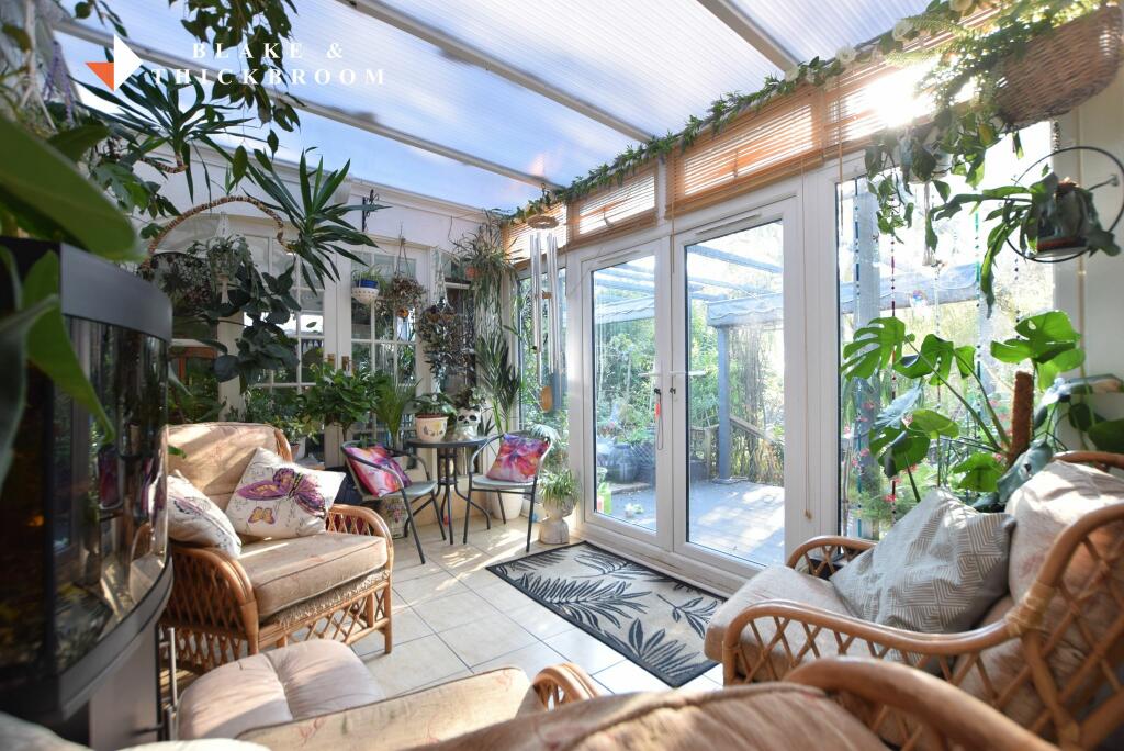 GARDEN ROOM