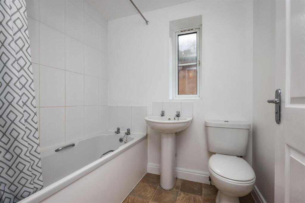 23 Viking Court, Bracebridge Heath, Lincoln-12.jpg