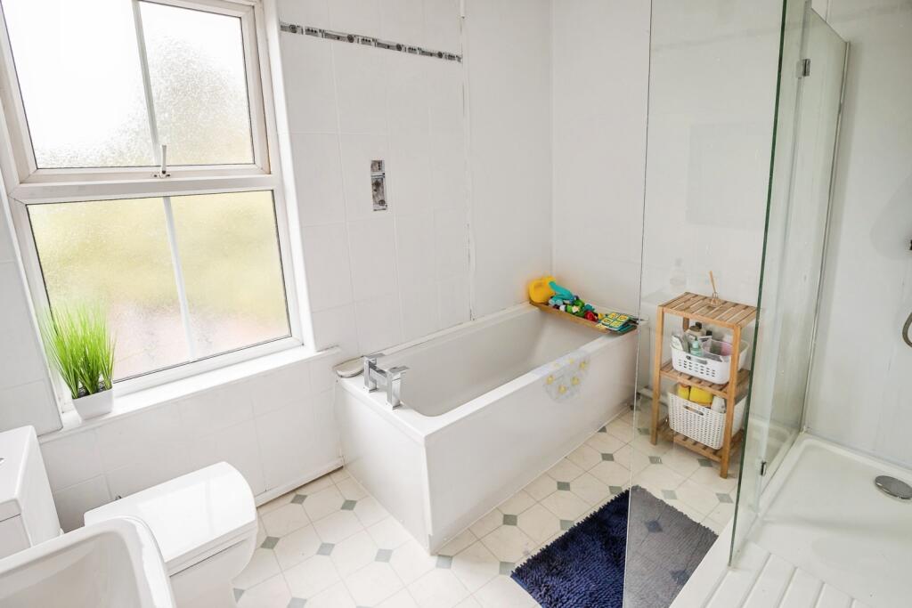Bath/Shower Room
