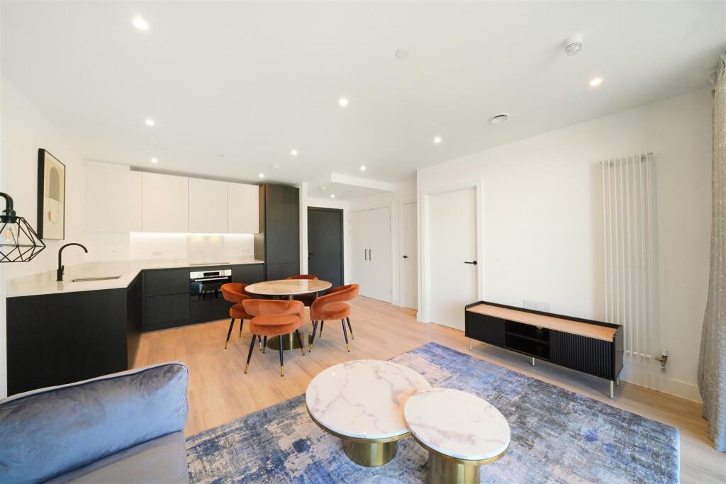 69 Silverleaf House, 1 Heartwood Boulevard - OvH1Q
