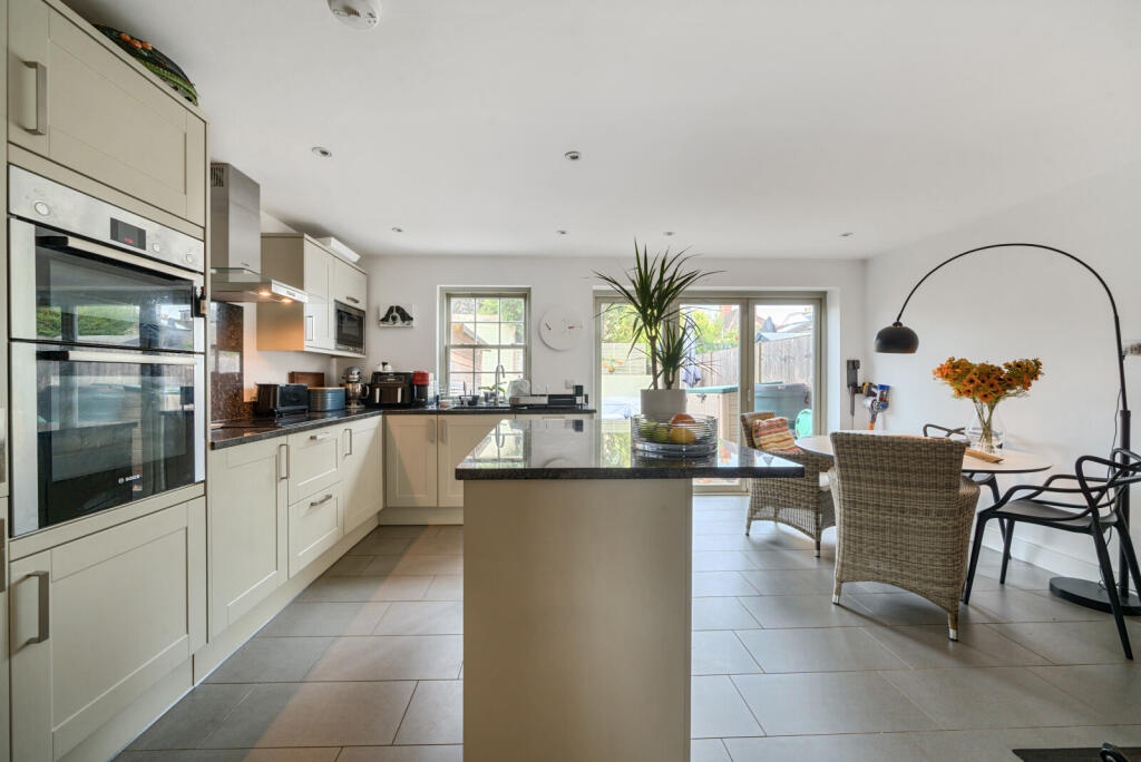 1344156-43-68af4c...