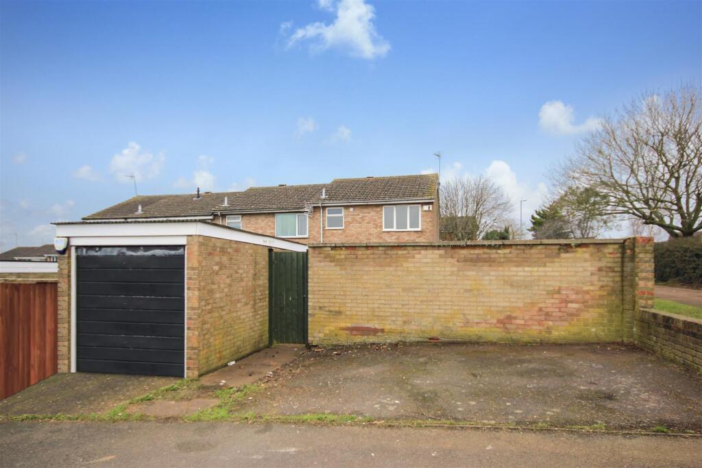 garage and parking.JPG