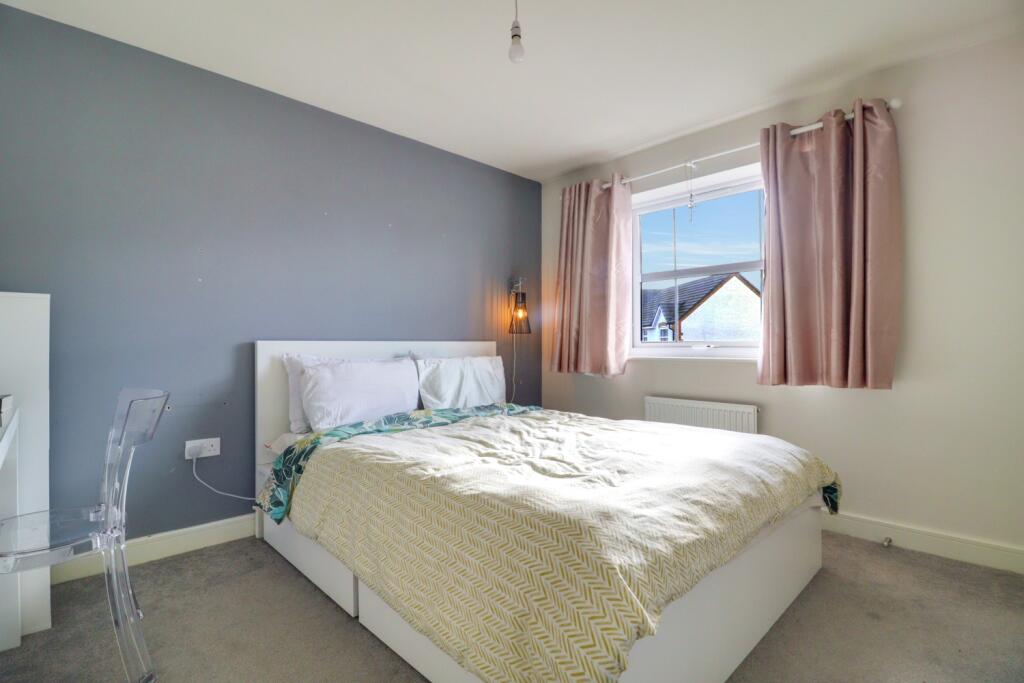 PGMaster-Bedroom-e