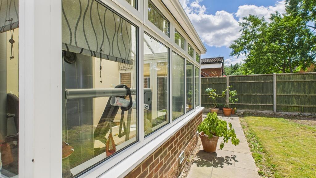 ewemove-thomasroad-outside2
