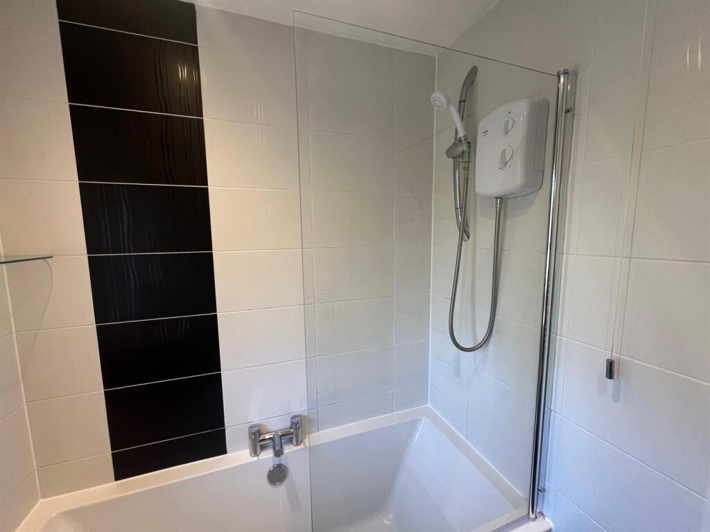 foxwood bathroom2.jpg