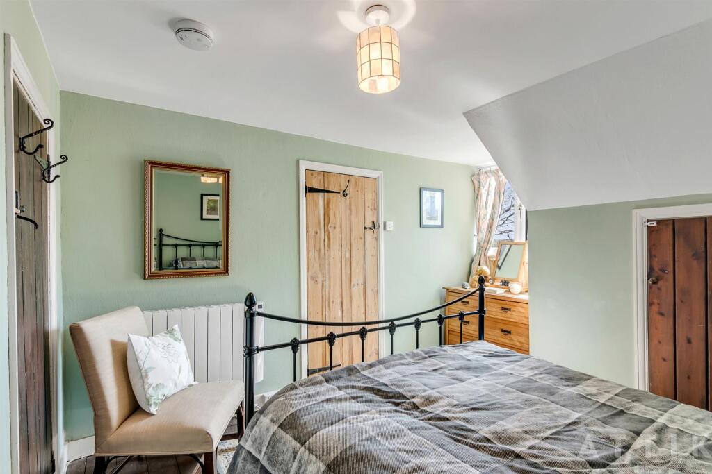 2 Town Farm Cottages IP19 0BE (27).jpg