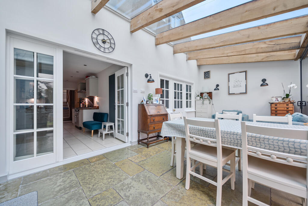 1375929-26-690e1f...