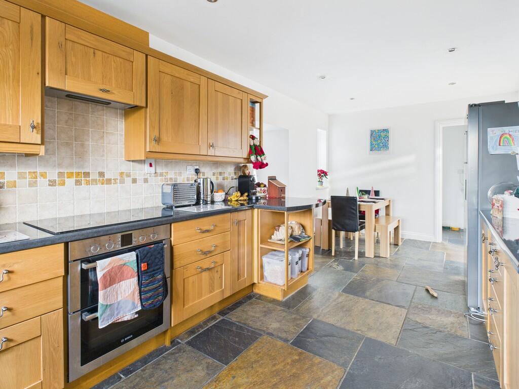 CAM05372G0-PR0097...