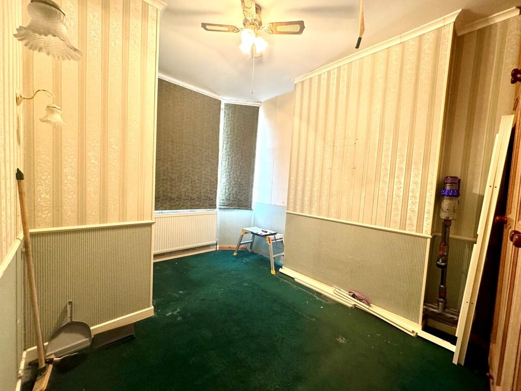 43 Satanita Road ...