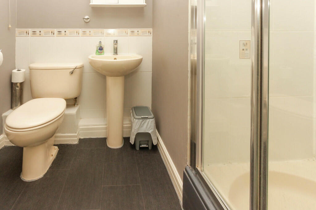 Ensuite Shower Ro...